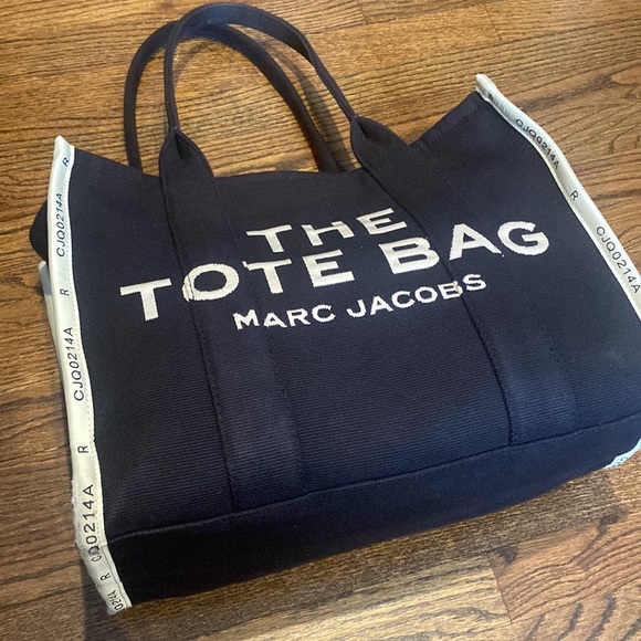 Marc Jacobs Tote - Picture 2 of 10